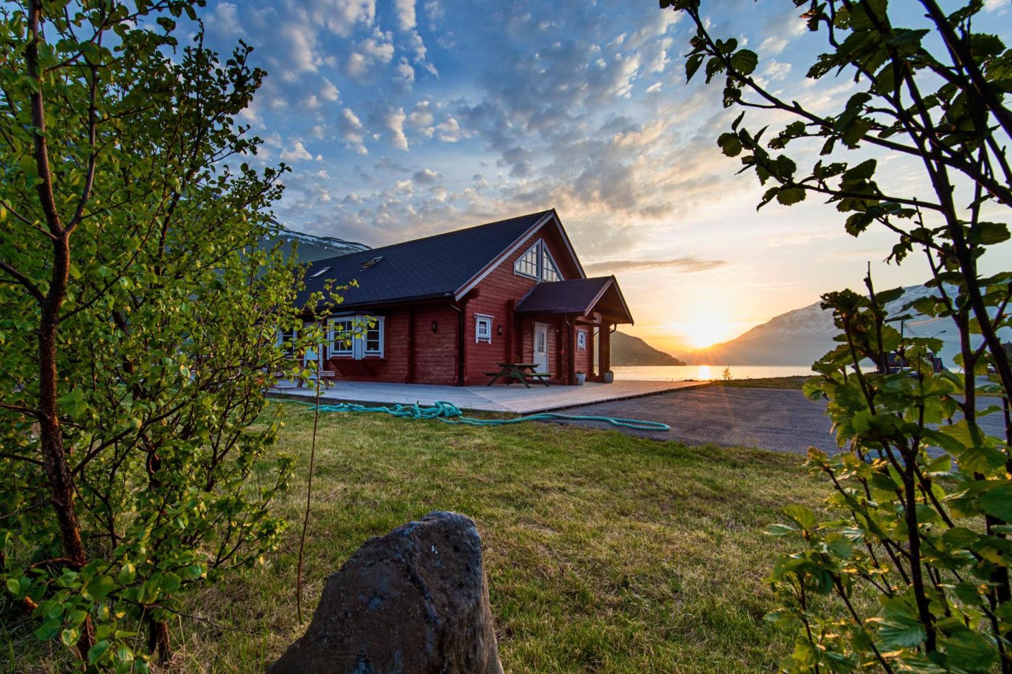 Manndalen Sjobuer Villa Samuelsberg Buitenkant foto